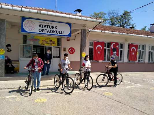 ALAÇAM ATATÜRK  ORTAOKULU ÖĞRENCİLERİNE LGS BAŞARI ÖDÜLLERİ VERİLDİ