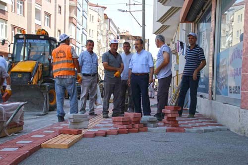 BAFRA BELEDİYESİ ASFALTTA HIZ KESMİYOR