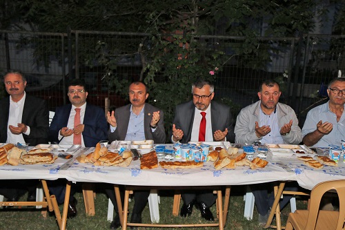 BAFRA BELEDİYESİ HALK İFTARLARI YOĞUN KATILIMLA GERÇEKLEŞİYOR