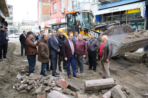 BAŞKAN ŞAHİN: BURADAN İSTANBUL MESAFESİNE KALDIRIM YAPIYORUZ