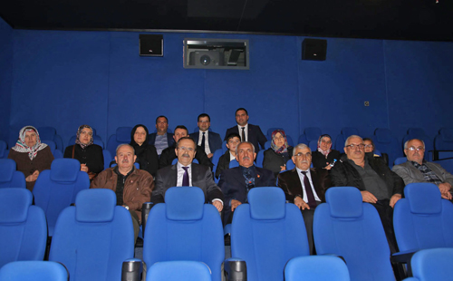 BAŞKAN ŞAHİN GAZİLERLE AYLA FİLMİNİ SEYRETTİ