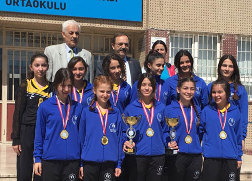 BELEDİYE BAŞKANI ŞAHİN´İN' DEN TİCARET SANAYİ ORTAOKULU ZİYARETİ