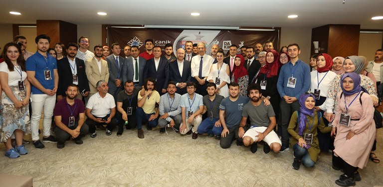 CANİK, TÜRKİYE'NİN GENÇLERİNİ AĞIRLADI TÜRKİYE DÖNÜM NOKTASINDA