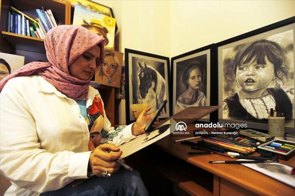 KARİKATÜRİST FİLİZ HANIM'DAN NECATTİN BAŞKAN ve EŞİNE SÜRPRİZ KARİKATÜR ÇİZİMİ