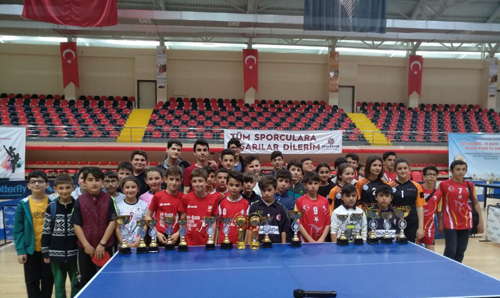 KIZILIRMAK İLKOKULU MASA TENİSİ' NDE KUPALARI TOPLADI