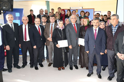 Kursiyerlere sertifikaları törenle verildi 