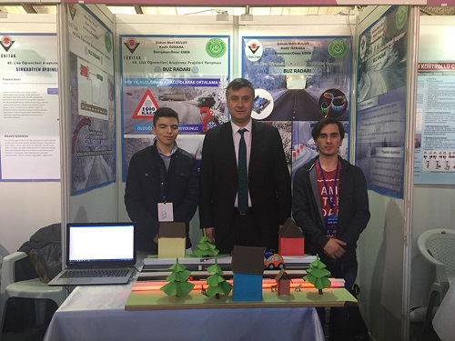 LİSE PROJE FİNALİST STANDLARI' NA İLÇE MÜDÜRÜ KATİPOĞLU' DAN ZİYARET
