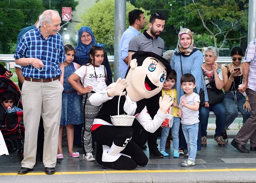 MASKOT ÇAKIR SAMSUNLULARLA BAYRAMLAŞTI