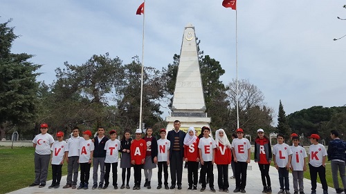 MUSTAFA ERDİN ORTAOKULU’ NDAN ŞEHİTLERİMİZE VEFA ZİYARETİ