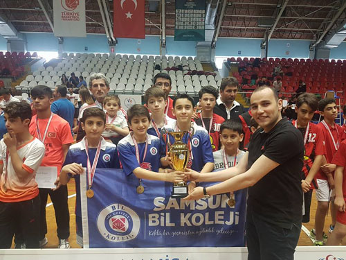 SAMSUN BİL KOLEJİ BADMİNTON TÜRKİYE ŞAMPİYON OLDU