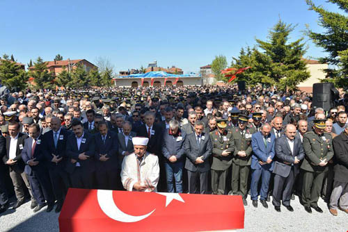 ŞEHİDİMİZ TOLGA PEHLİVAN BAFRA’DA SON YOLCULUĞUNA UĞURLANDI