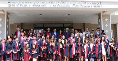 ŞEVKET AŞCI TURİZM FAKÜLTESİ İKİNCİ MEZUNLARINI VERDİ