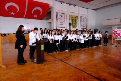 Bafra Anadolu Lisesi (BAL) 24 Kasım Öğretmenler Günü nedeni ile okul spor salonunda etkinlik gerçekleştirdi.
