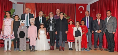 BAFRA BELEDİYESİ ÇOCUK TİYATROSU İLK OYUNUNU SERGİLEDİ