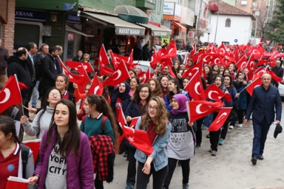 BAFRA’DA ŞEHİTLER İÇİN YÜRÜDÜLER