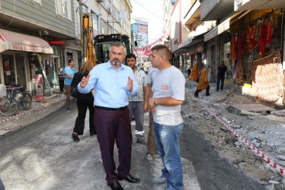BAŞKAN KILIÇ: KALDIRIM VE ASFALTTA SORUNLARI EN AZA İNDİRECEĞİZ 
