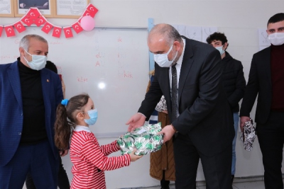 BAŞKAN SANDIKÇI'DAN OKUL ZİYARETİ