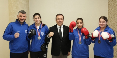 Canik'in boksörleri gururlandırdı