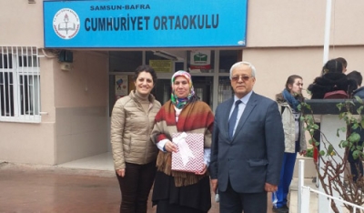 Cumhuriyet Okuyor Projesi Şubat Ayı Kazananı Hülya Öğretmen