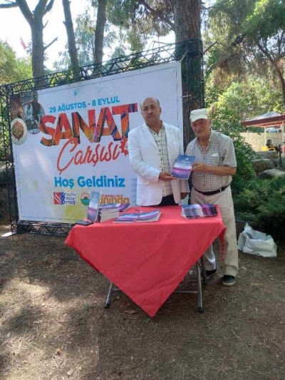 GAZİ PARK'TA KİTAP İMZA GÜNLERİ DEVAM EDİYOR