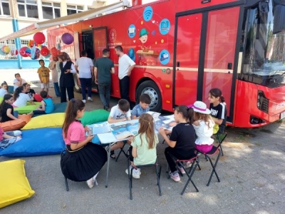 GEZİCİ KÜTÜPHANE BAFRA KIZILIRMAK İLKOKULU'NDA