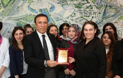 Kadınlardan Başkan Genç'e teşekkür