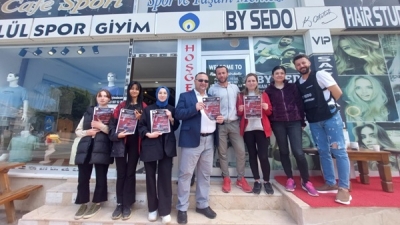 ÖĞRENCİLER İLÇEDE DİL BİLİNCİNİ GELİŞTİRMEK İÇİN ESNAFLARLA BULUŞTU 