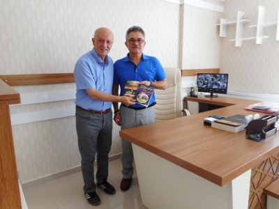 OKTAY ZERRİN' DEN EĞİTİMCİ MURAT BAŞ' A ŞİİR KİTAPLARI