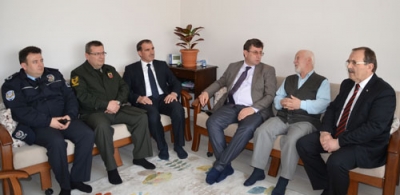 ŞEHİT AİLELERİ YALNIZ BIRAKILMIYOR