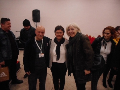 YAZAR BANU AVAR KİTAPLARINI İMZALADI